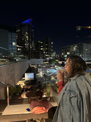 W Nashville by null