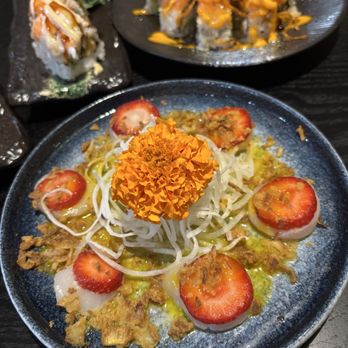 Toromi Sushi - Hokkaido Scallop w/ Strawberry - Sushi Bars Near Me - West Covina, California Toromi Sushi - Hokkaido Scallop w/ Strawberry - Sushi Bars Near Me - West Covina, California