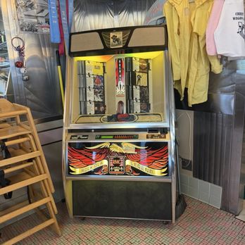 Chris's Chuck Wagon Diner - Jukebox - Diners Near Me - Duanesburg, New York Chris's Chuck Wagon Diner - Jukebox - Diners Near Me - Duanesburg, New York