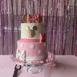 Minnie Mouse cake