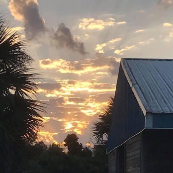 Hot To Trot Stables - Horseback Riding Near Me - Geneva, Florida