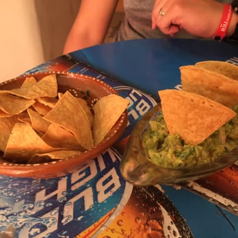 Los Abuelos - Guacamole and amazing tortilla chips - Mexican Near Me - Isla Mujeres, ROO