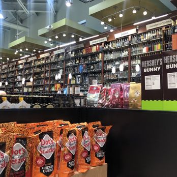 Jonna's Market - Inside - Pizza Near Me - Howell, Michigan