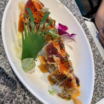 Sushi Boat Town - 8 Piece Paradise Roll - Japanese Near Me - San Jose, California