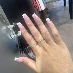 Mode de Vie Nail Lounge & Spa