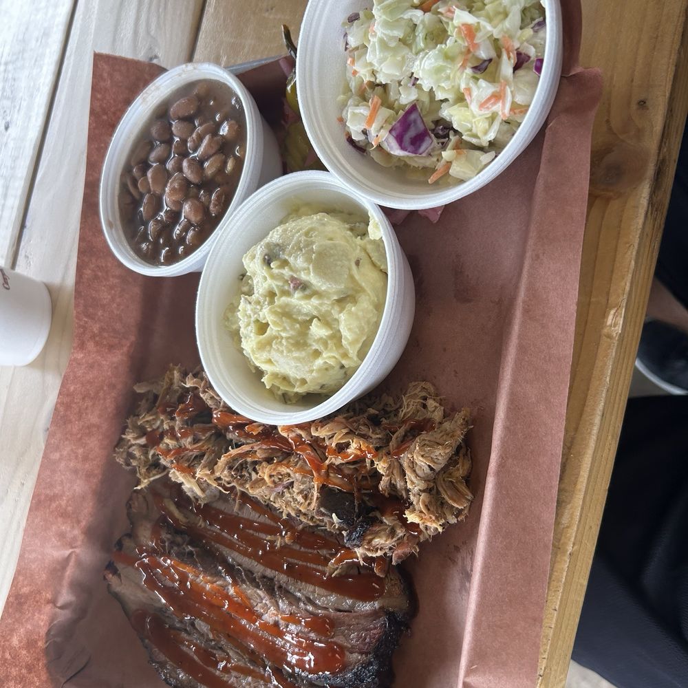 Robinson's BBQ - Brisket, Beans, Potato salad, Coleslaw - Barbeque Near Me - Canyon, Texas