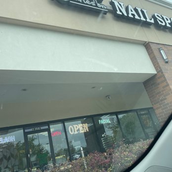 The Charleston Nail Spa - Nail Salons Near Me - Charleston, South Carolina