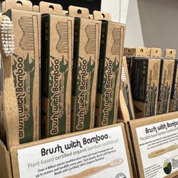 Cero - Bamboo toothbrushes