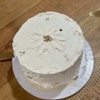 AniFio Bakery - Tres leches - Custom Cakes Near Me