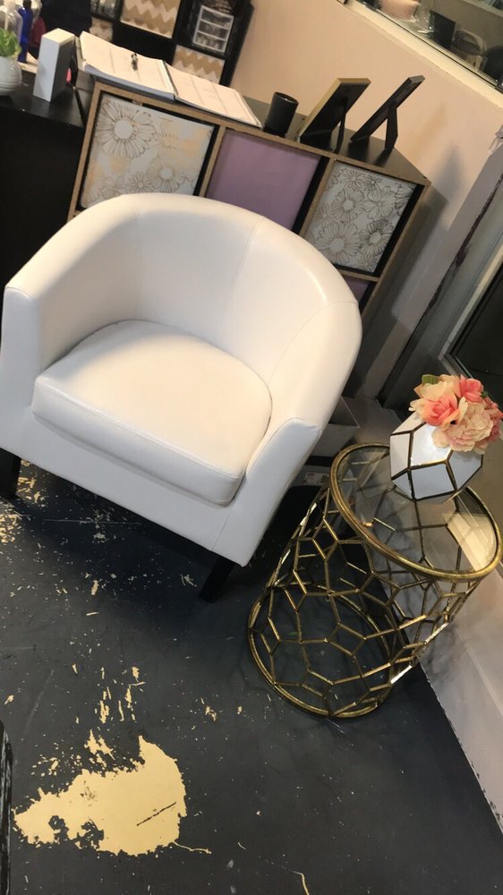 BLONDIE’S BEAUTY BAR Updated June 2024 10 Photos 720 6th St