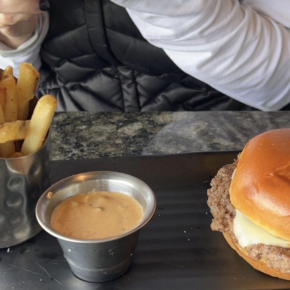 Topgolf - Burger - Golf Near Me - Chesterfield, Missouri