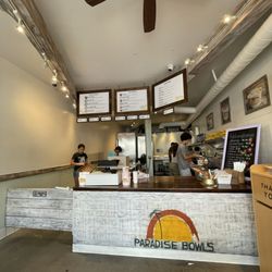 Paradise Bowls - Inside