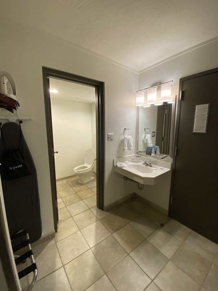 Oasis Hotel & Conv. Center, Ascend Hotel Collection