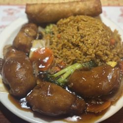 Tai Pan - Hong Sue Chicken w/ Fried Rice & Egg Roll