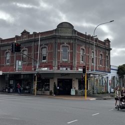 Frasers - We're in the Albert-Eden-Puketapapa Ward of Mount Eden for coffee and snacks.