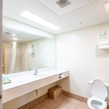 Anchorage Motel - Bath in King Room - Hotels Near Me - Rehoboth Beach, Delaware Anchorage Motel - Bath in King Room - Hotels Near Me - Rehoboth Beach, Delaware