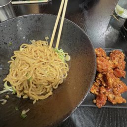 GENERAL TAOS CHICKEN PLATE and Butter Ramen