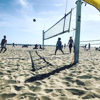 Will Rogers State Beach - Beach Volleyball! - Beaches Near Me - Pacific Palisades, California