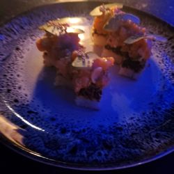 Tori Tori Temistocles - Sushi cake/battera salmon