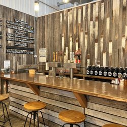 Schutt's Apple Mill - Cider tasting room