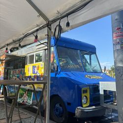 La Chalupa Mariscos