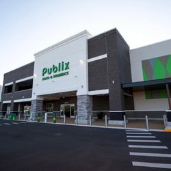Publix - Front of the store
