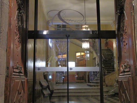 Côté Cour by null