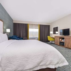 Hampton Inn Emporia - Guest room