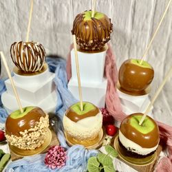 Kiwis Kraveables - Gourmet Caramel Apples