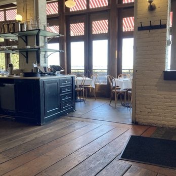 Sardine - Ambiance overlooking the lake - French Near Me - Madison, Wisconsin