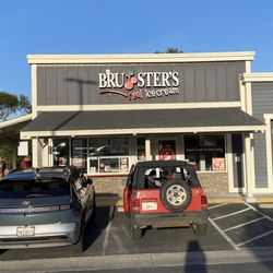 Bruster's Real Ice Cream - Exterior of building