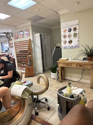 Jeeyune Nails & Spa