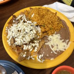 Chilaquiles Verdes Con Chile Relleno