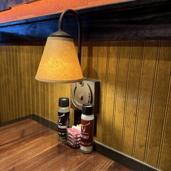 LongHorn Steakhouse - Lamp at table - Steakhouses Near Me - Bakersfield, California LongHorn Steakhouse - Lamp at table - Steakhouses Near Me - Bakersfield, California