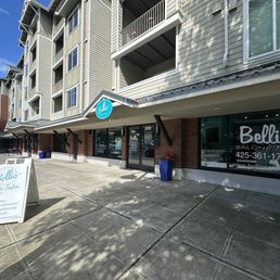 Exterior outside entrance of Bellis Salon - Mountlake Terrace, Washington Exterior outside entrance of Bellis Salon - Mountlake Terrace, Washington