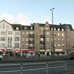 Gewerbestandort Berliner Straße in Berlin-Tegel - Bei Blume 2000.