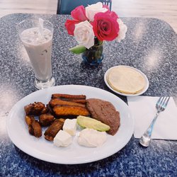 Emely - Rico desayuno