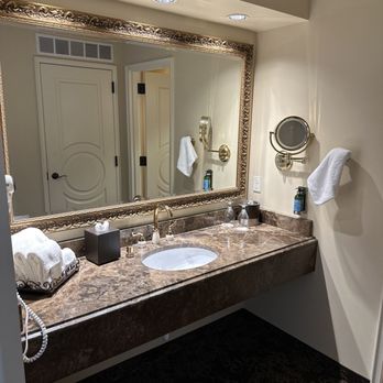 Davenport Hotel, Autograph Collection - Bathroom - Hotels Near Me - Spokane, Washington Davenport Hotel, Autograph Collection - Bathroom - Hotels Near Me - Spokane, Washington