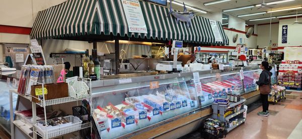 Central Fish Company by null