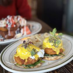 Buddy's Jc - Crab Cake Benedict