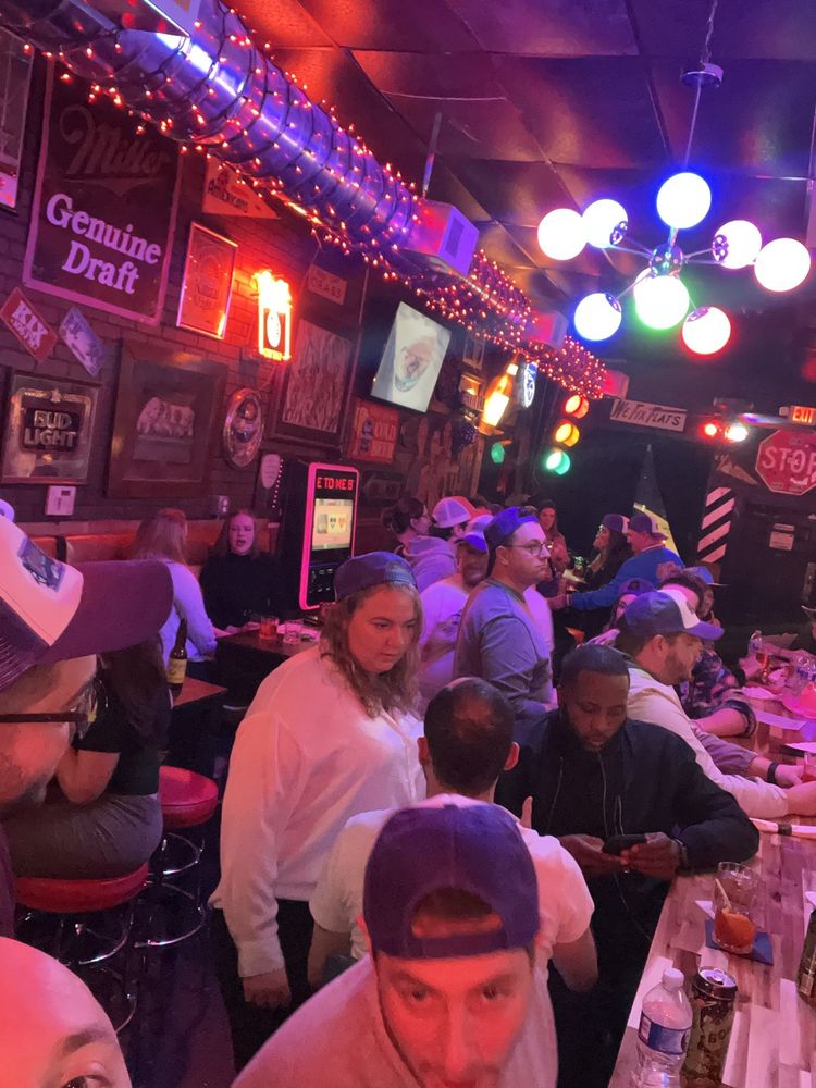 LOUIS CONNELLY’S BAR Updated September 2024 322 S Cleveland St