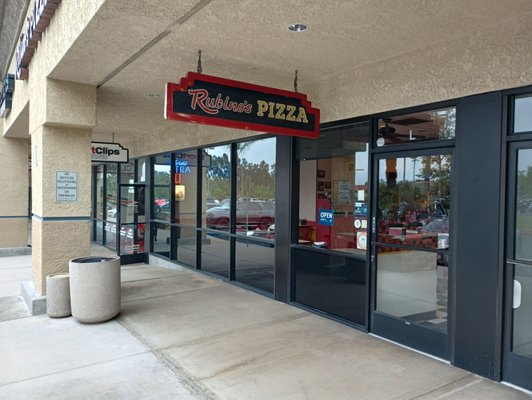 Rubino's Pizza by null