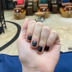 Deluxe Nail Spa - Deluxe nail, color number 20.