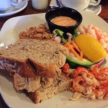 Black Boy Inn - Trio of prawns with cocktail sauce - Pubs Near Me - Caernarfon, GWN