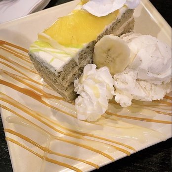 Boulder View Tavern - hummingbird cake - American Near Me - Lake Harmony, Pennsylvania Boulder View Tavern - hummingbird cake - American Near Me - Lake Harmony, Pennsylvania