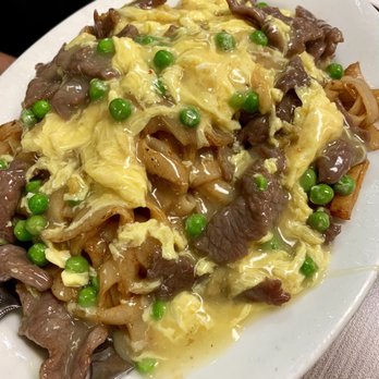 Swatow Restaurant - Fried eggs with beef Ho fan - Chinese Near Me - Toronto, Ontario
