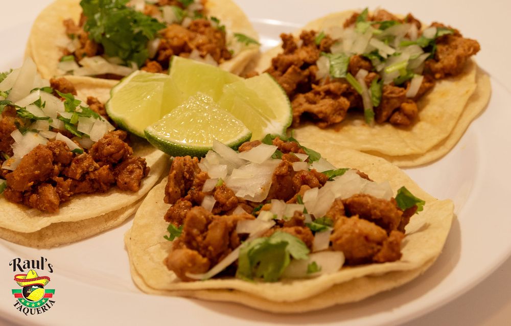 Raul's Taqueria Logo