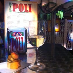 Bar Poli - Champi y vino blanco