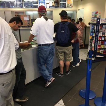 US Post Office - 8 people in line, 1 employee working. - Post Offices Near Me - Chicago, Illinois