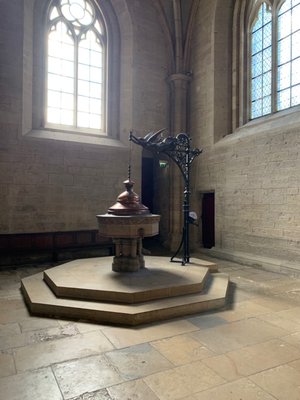 Cathédrale Saint-Bénigne de Dijon by null